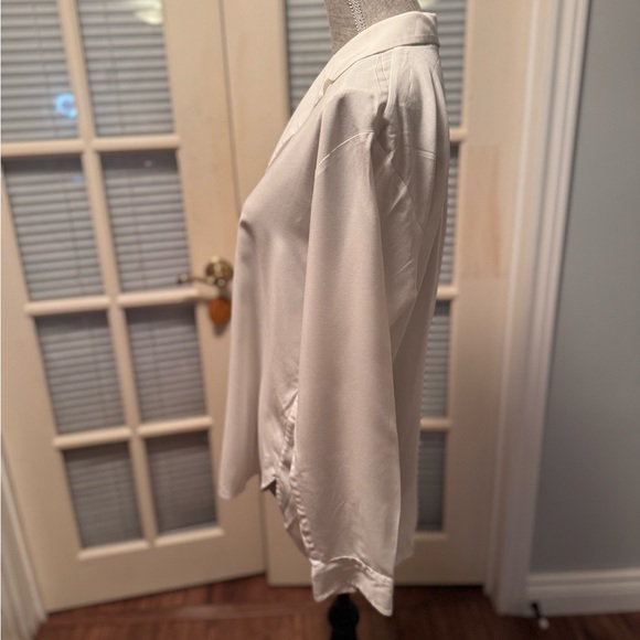 Uniqlo Rayon Blouse - Picture 4 of 7